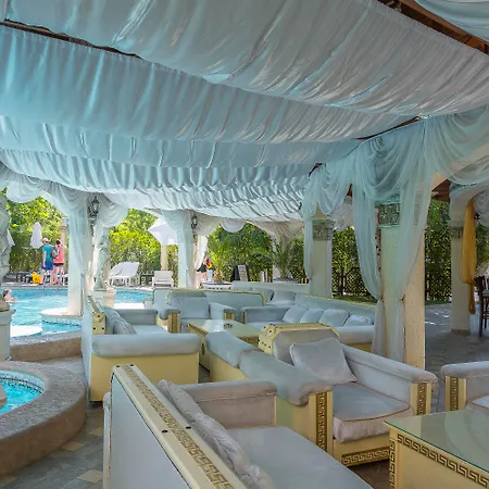 Family Gold Pearl (adults Only) ホテル 3*